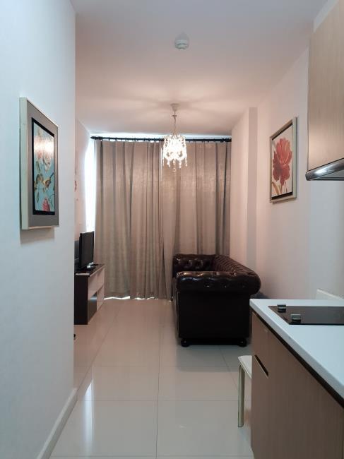 Ideo Mix Phaholyothin ทีวี  โซฟา.jpg