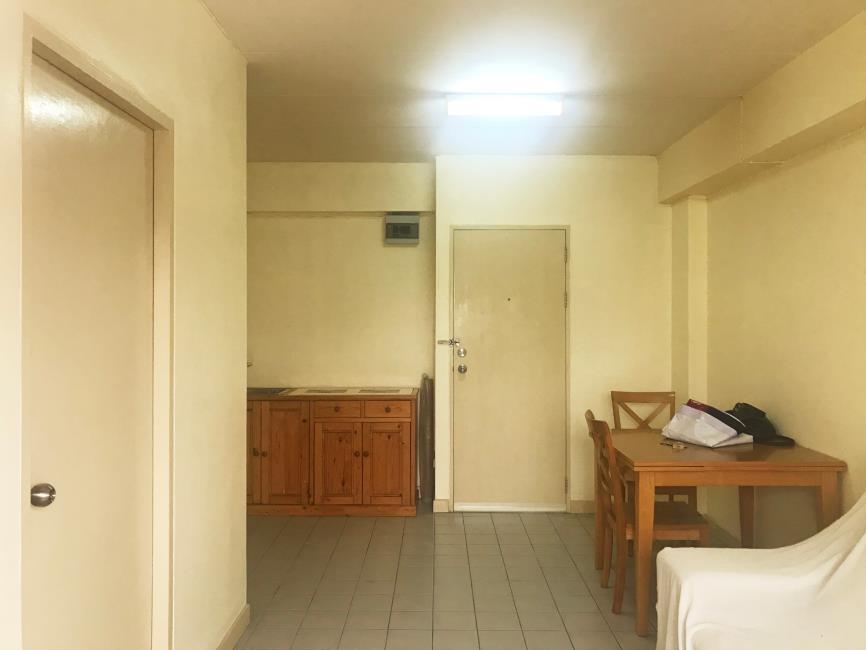 Lasalle Park โต๊ะอาหาร.jpg