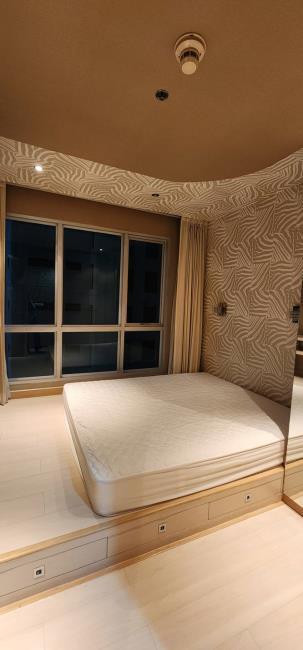 Life @ Ratchada - Suthisan เตียงนอน.jpg