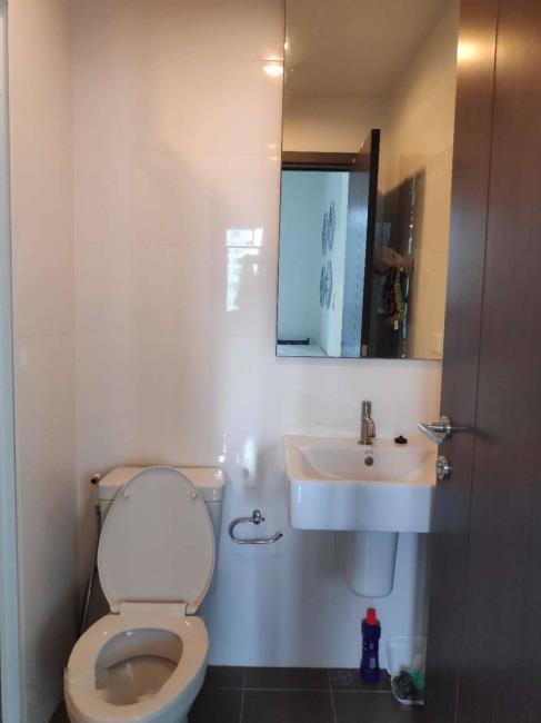 The Base Park West Sukhumvit 77 ห้องน้ำ.jpg