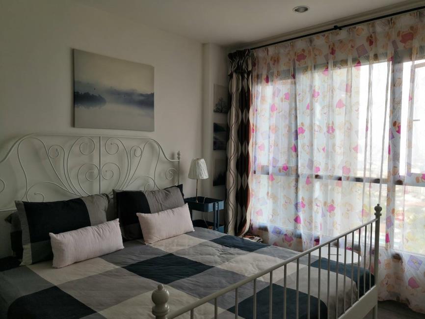 The Base Park West Sukhumvit 77 เตียงนอน.jpg