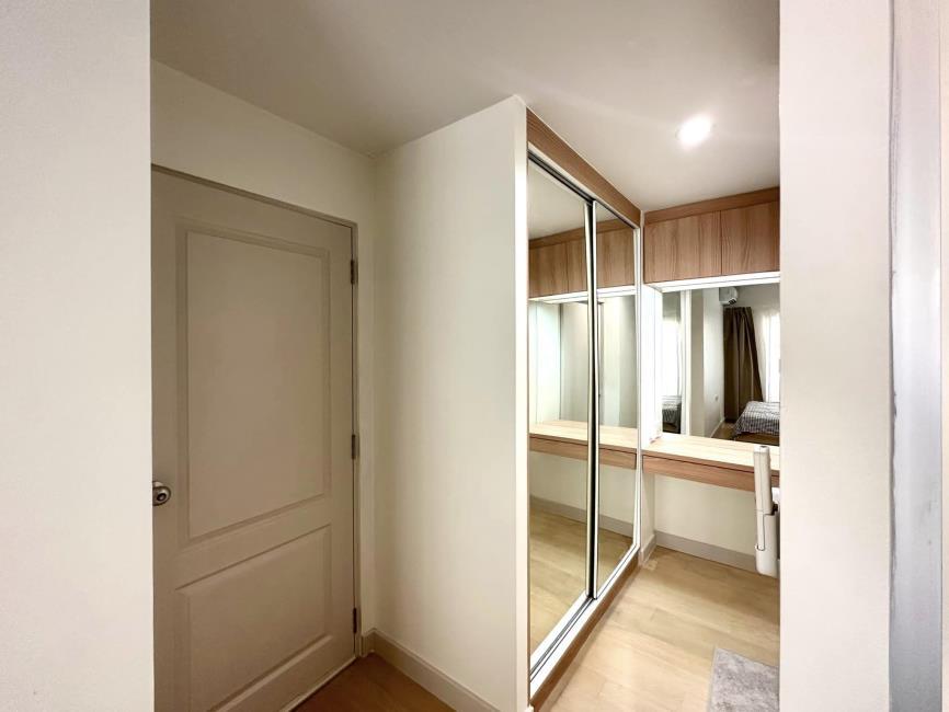 The Seed Terre Ratchayothin  ตู้เสื้อผ้า.jpg