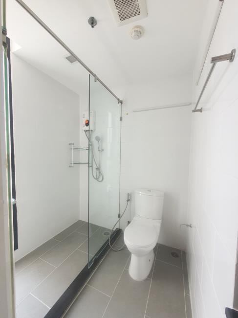 Pela Wutthakat ห้องน้ำ.jpg