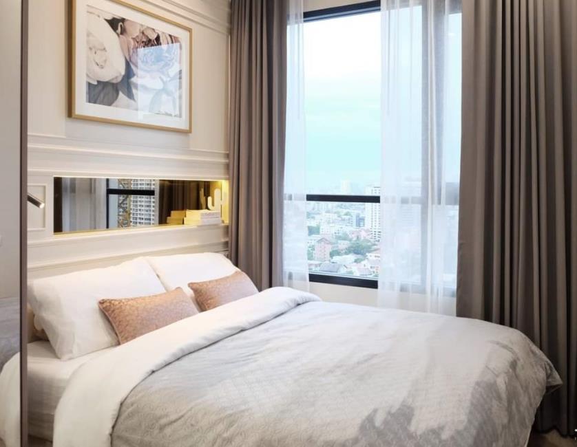 KnightsBridge Prime Ratchayothin เตียง.jpg