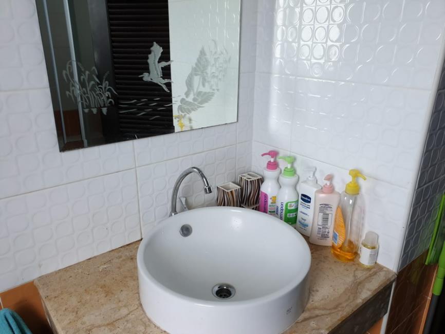 Ratchada City 18 อ่างล้างหน้า.jpg