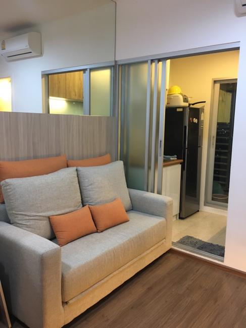 U Delight @Talat Phlu Station มุมโซฟา.jpg