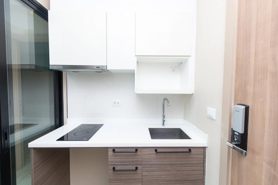 Condolette Midst Rama 9 ครัว.jpg