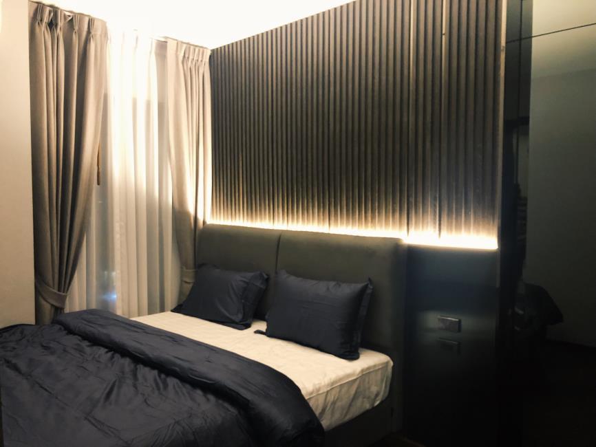 C Ekkamai เตียง.jpg