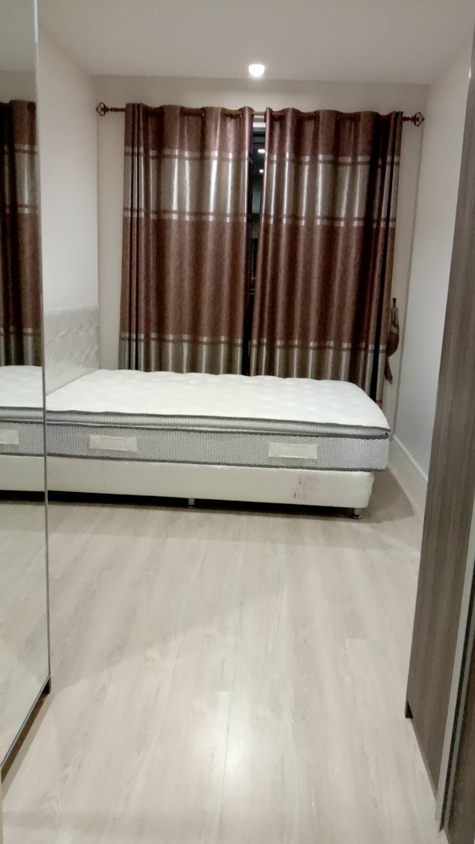 Quinn Condo Ratchada ห้องนอน.jpg