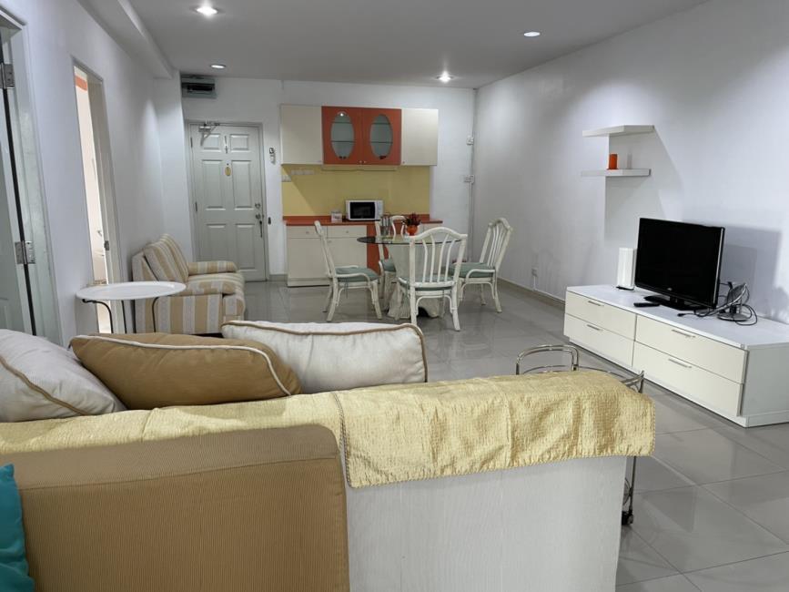 Aree Place Phahonyothin ภายในห้อง.jpg