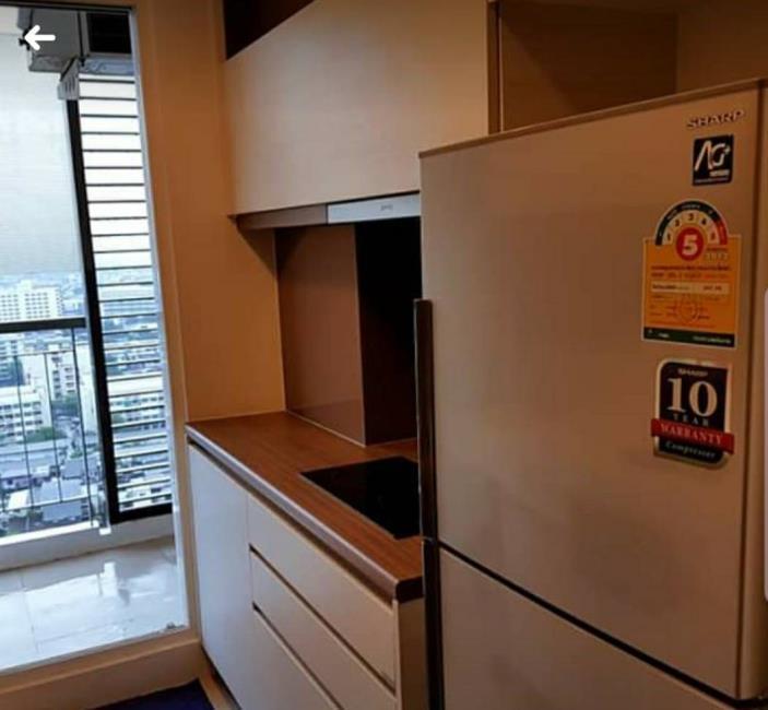 The Room Sathorn-Taksin ครัว.jpg