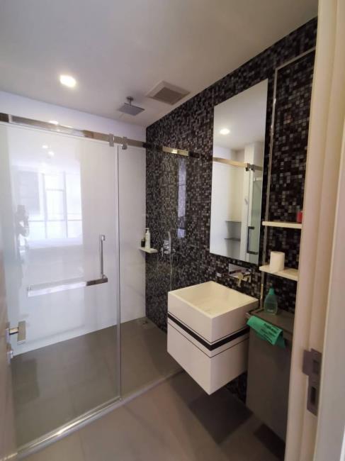 The room Sathorn - TanonPun อ่างล้างหน้า.jpg