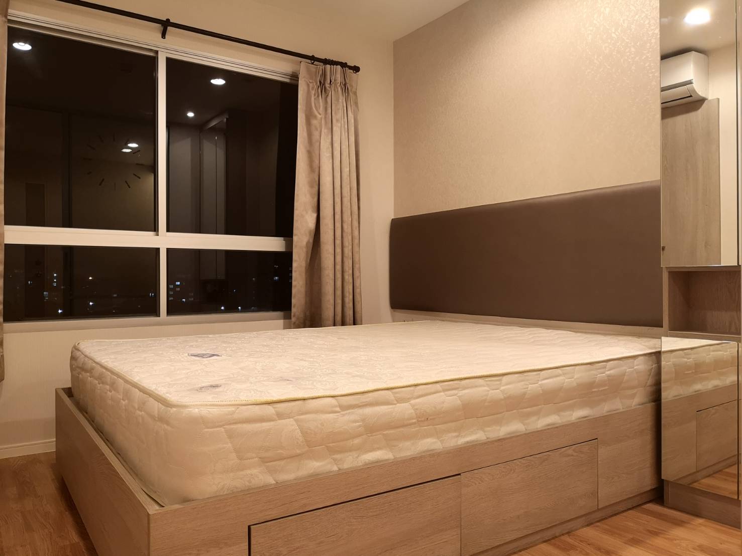 Lumpini Mixx Thepharak - Srinakarin  เตียงนอน.jpg