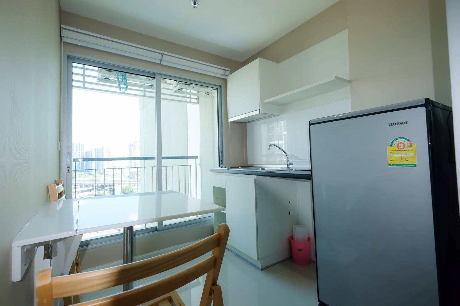 Aspire Sukhumvit 48 โตีะอาหาร ครัว.jpg