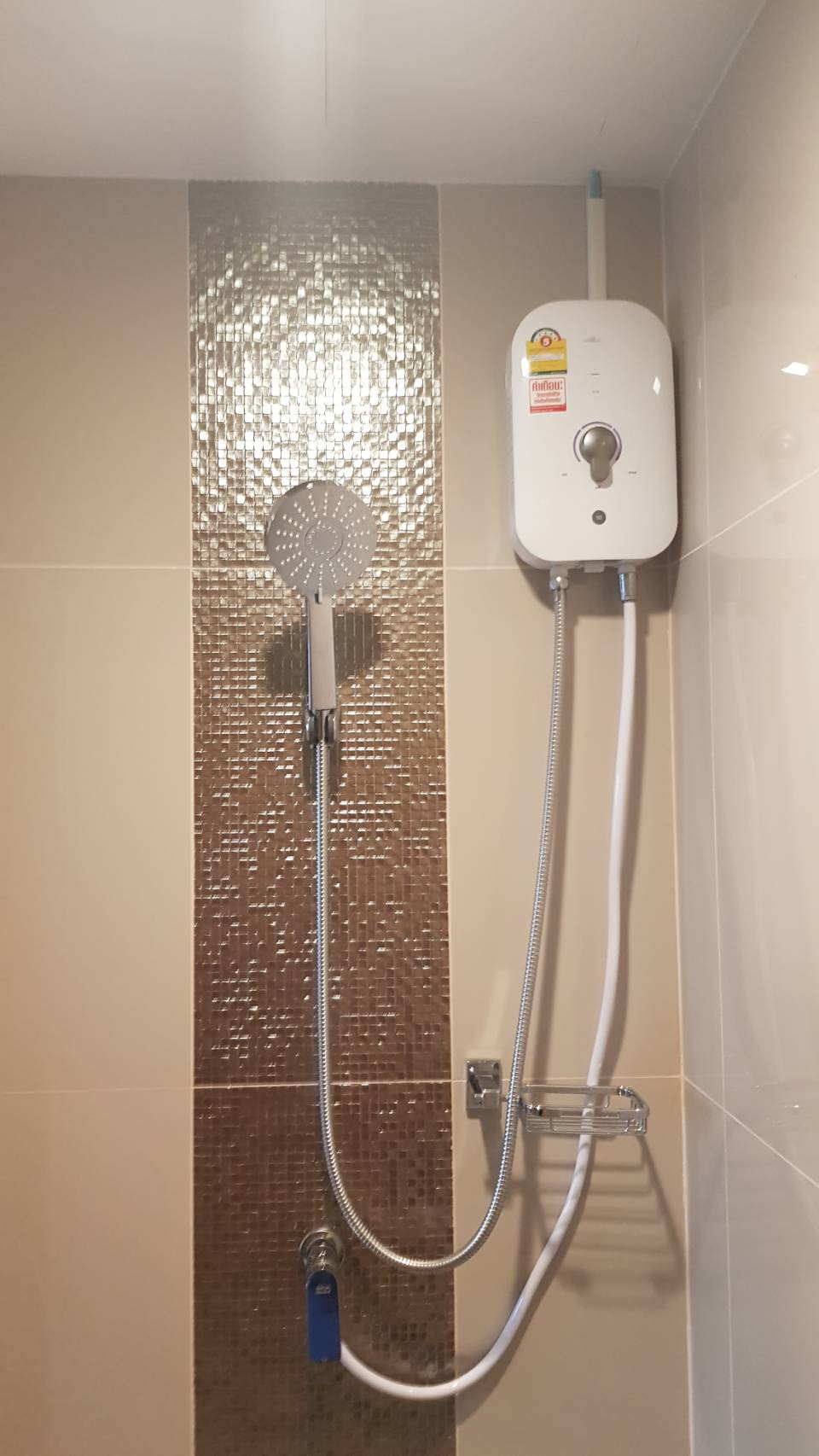 Ideo Phaholyothin Chatujak เครื่องทำน้ำอุ่น.jpg