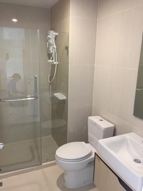 The Parkland Phetkasem-Thapra  ห้องอาบน้ำ.jpg