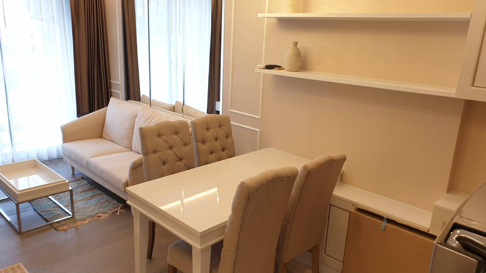 Amaranta Residence โตีะอาหาร โซฟา.jpg