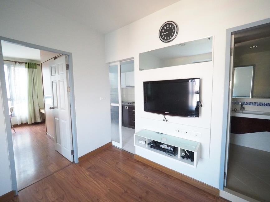 Life @ Ratchada - Huay Kwang ทีวี.jpg