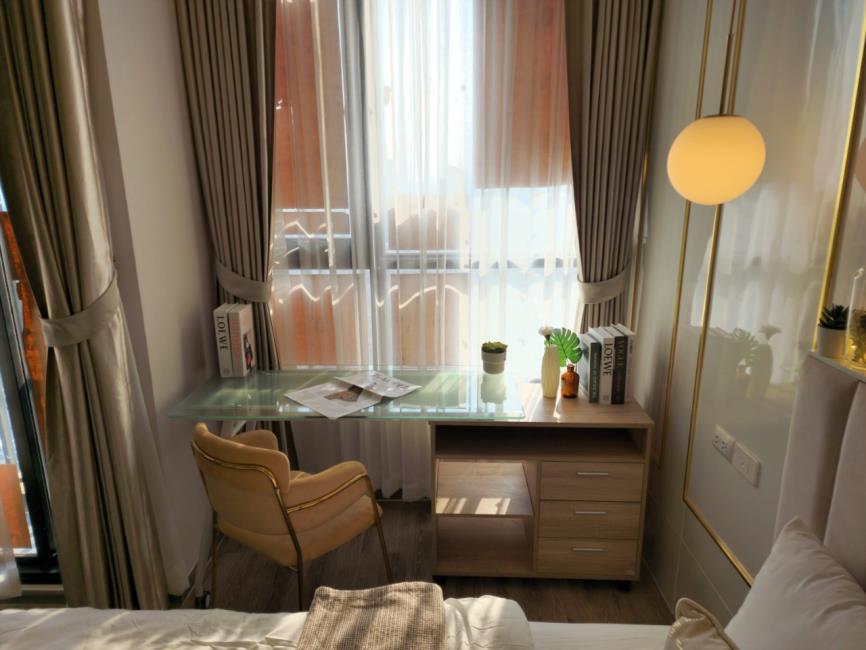 Knightsbridge Prime Onnut  โตีะทำงานฃ.jpg