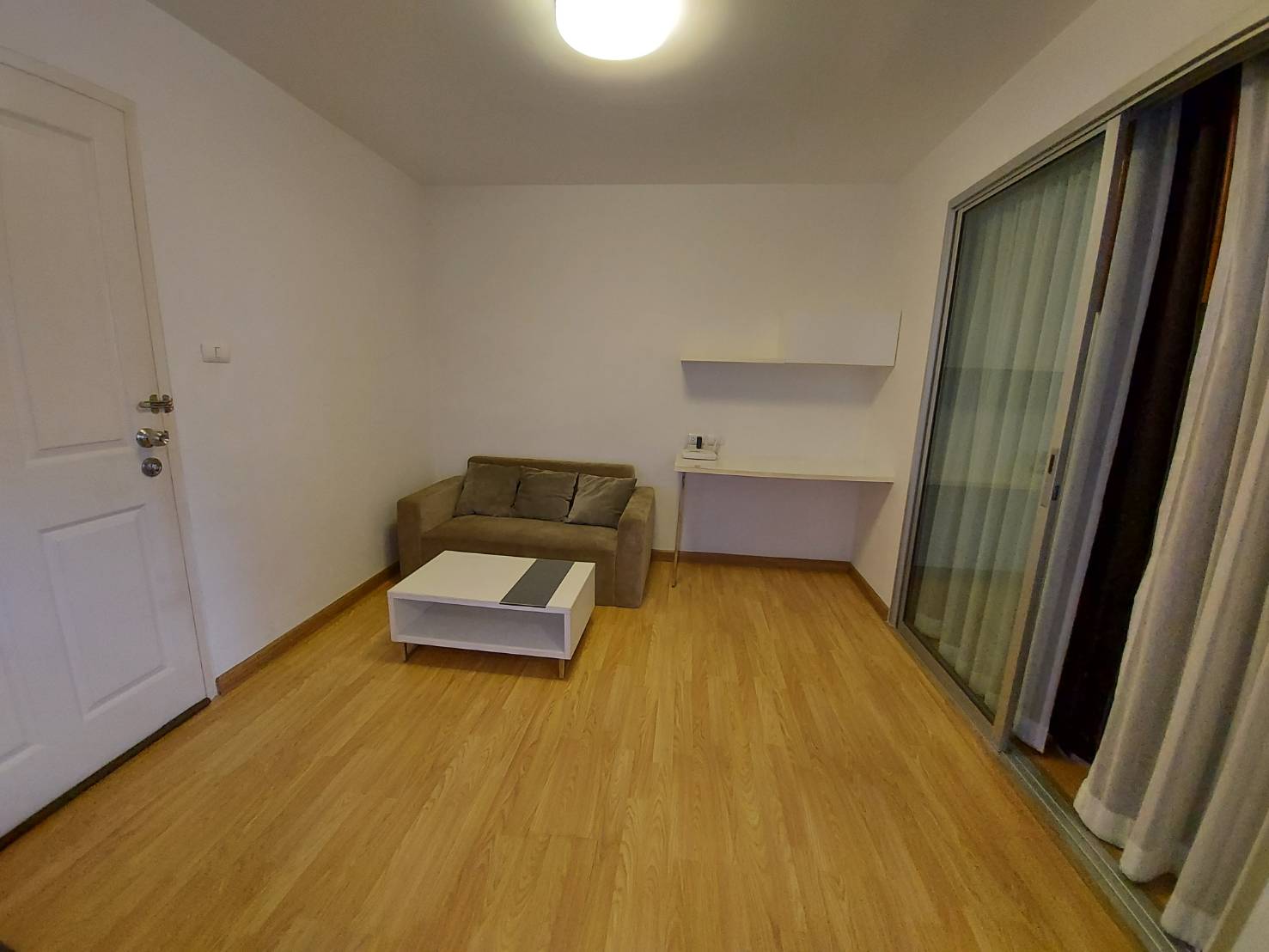 The Trust Residence Ratchada-Rama 3 โซฟา.jpg