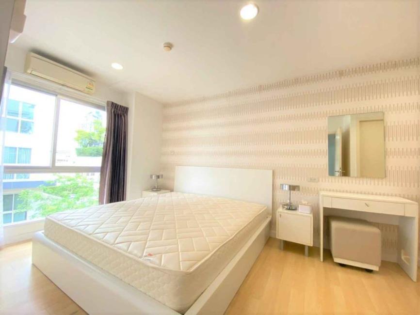 Whizdom @ Punnawithi Station เตียงนอน.jpg