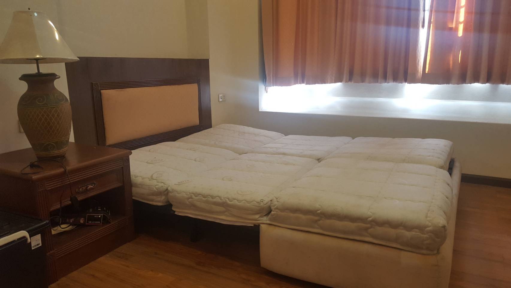 Country Complex เตียง.jpg