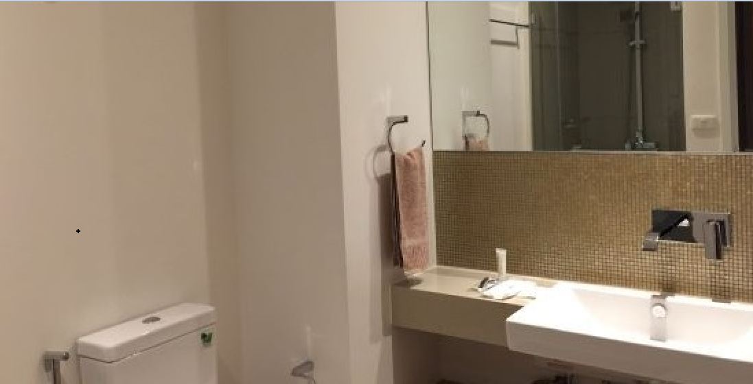 The Lofts Ekkamai ห้องน้ำ.JPG