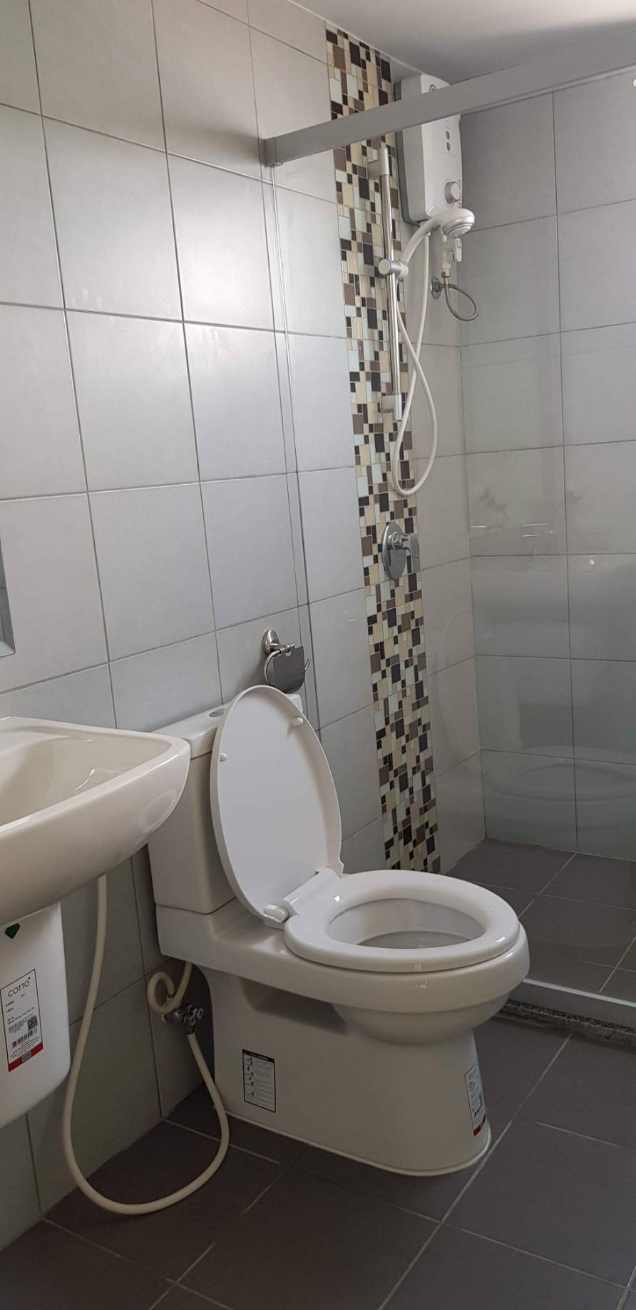 Supalai Loft @Talat Phlu Station ห้องน้ำ.jpg