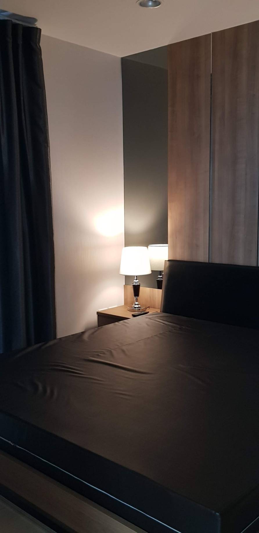Supalai Loft @Talat Phlu Station มุมเตียง.jpg