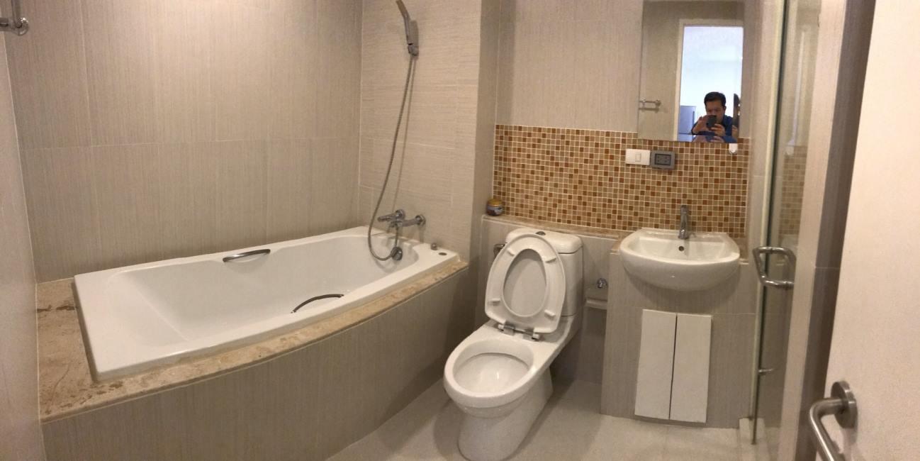 The Alcove 49 ห้องน้ำ.jpg