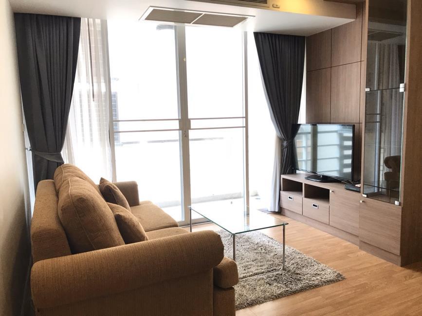 The Alcove 49 โซฟา ทีวี.jpg