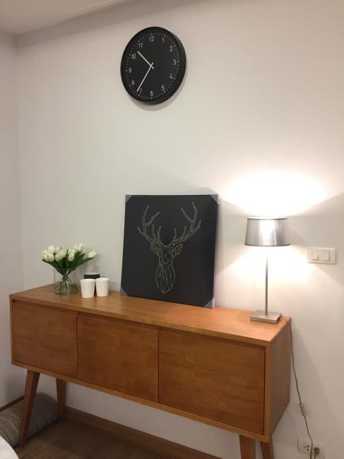 Thru Thonglor  โต๊ะ.jpg