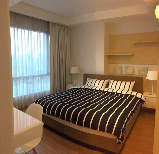 Thru Thonglor  เตียงนอน.jpg