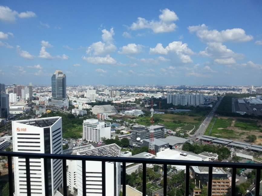 Belle Avenue Ratchada-Rama 9 มุมระเบียง วิวเมือง.jpg