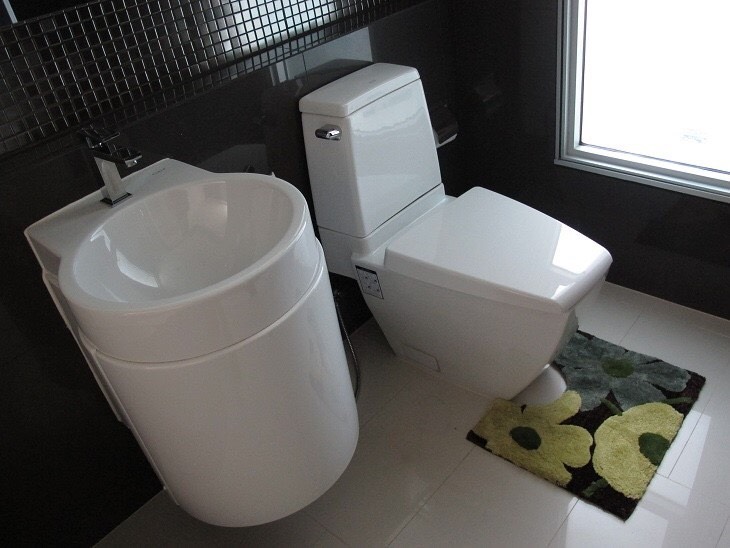 Rhythm Sukhumvit ห้องน้ำ.jpg
