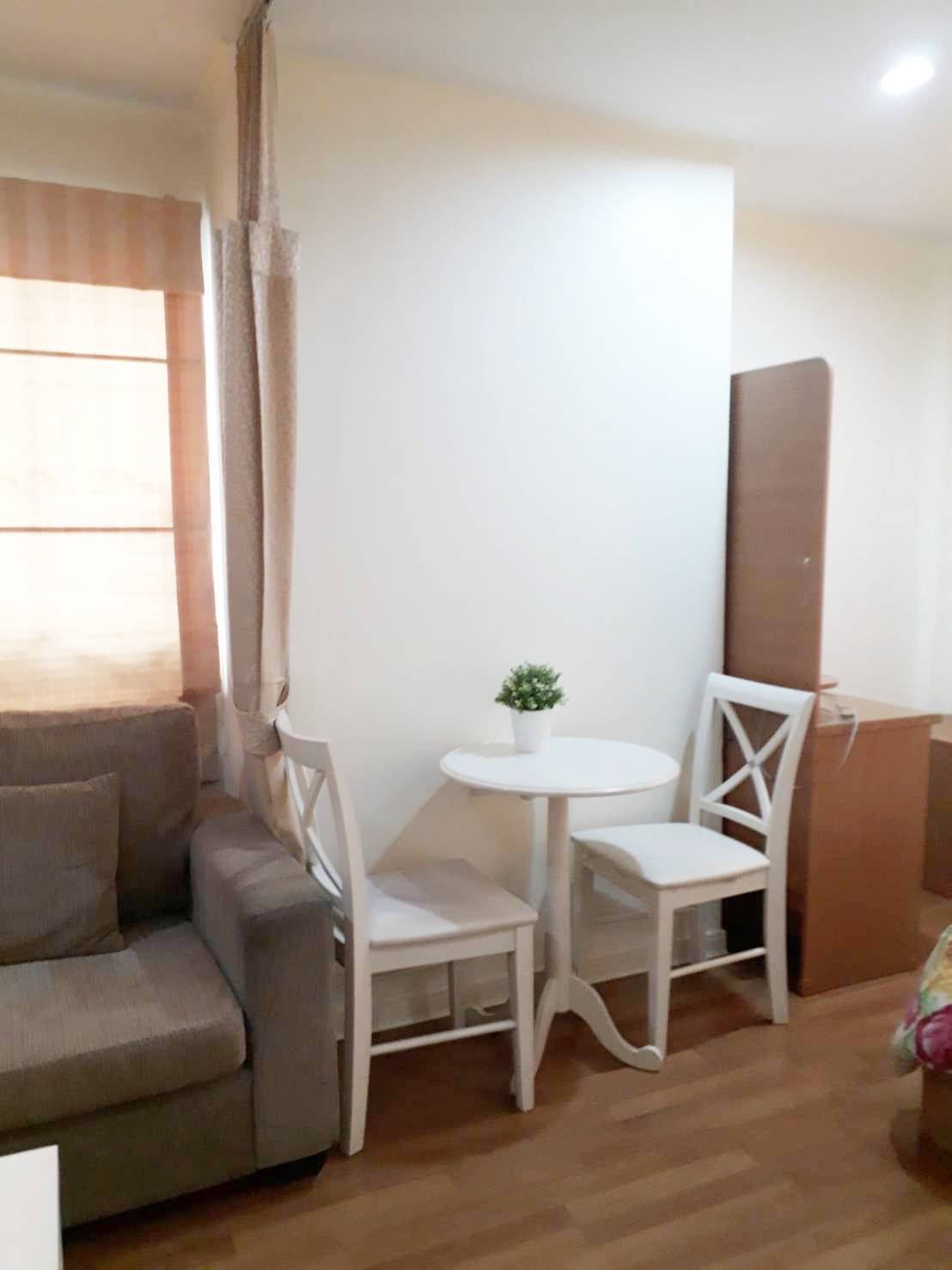 Chapter One Midtown Ladprao 24 โต๊ะอาหาร.jpg
