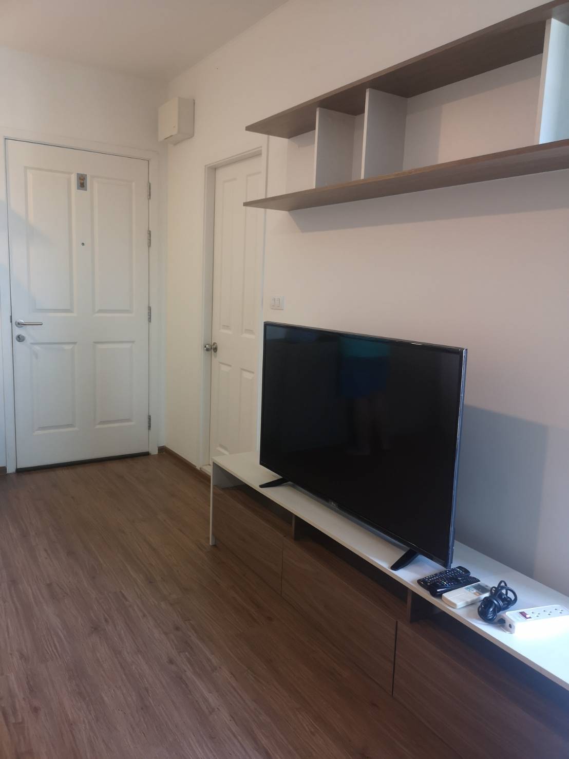 U Delight @Talat Phlu Station ทีวี.jpg