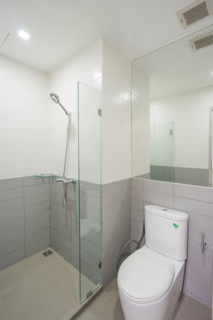 Ideo Mobi Rama 9 ห้องน้ำ.jpg