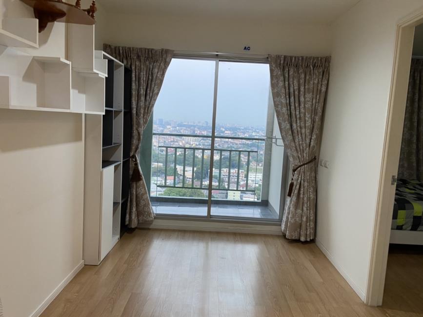 Lumpini Ville Prachachuen-Phongphet 2 ระเบียง.jpg