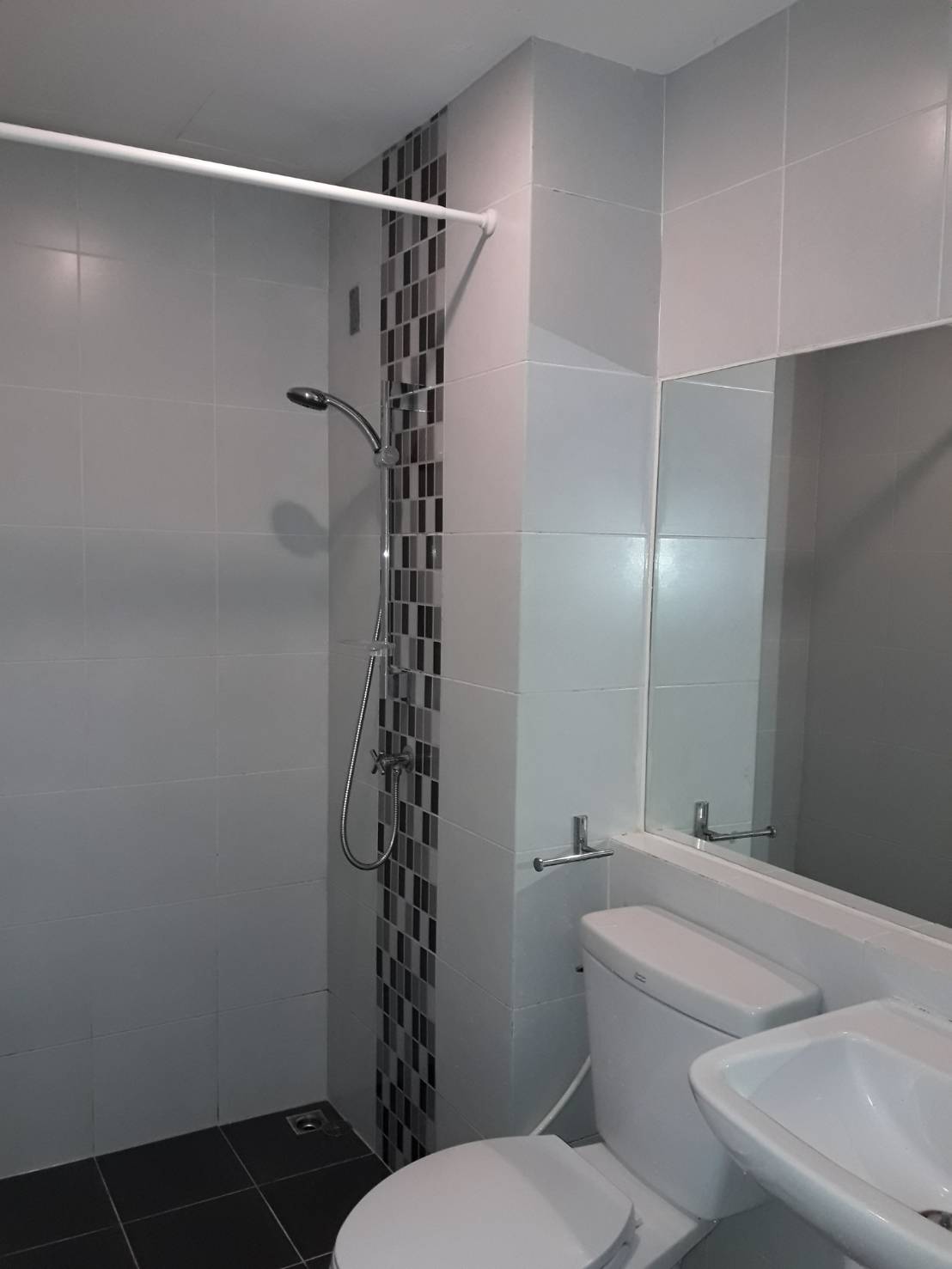 624 Condolette Ratchada 36   ห้องอาบน้ำ.jpg
