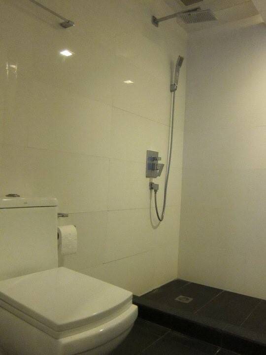 Young Place Grand Le Gardine Paholyothin 37 ห้องน้ำ.jpg