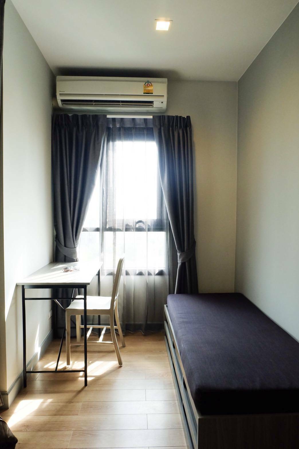 Chapter One Midtown Ladprao 24 โตีะทำงาน.jpg