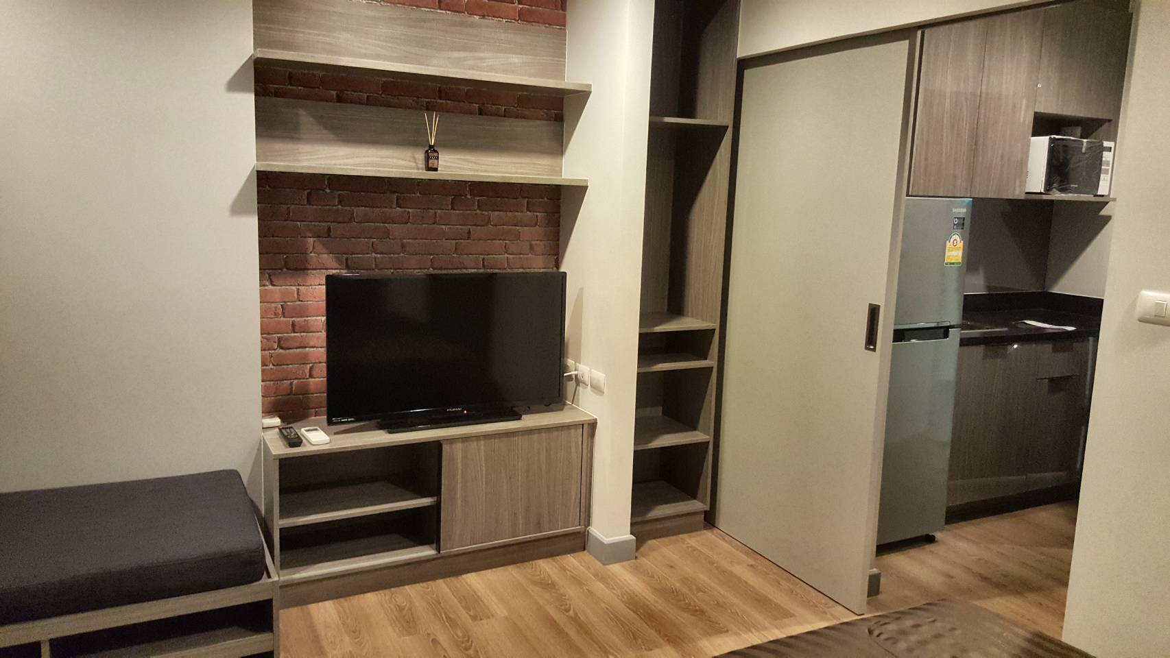 Chapter One Midtown Ladprao 24 ทีวี ห้องครัว.jpg