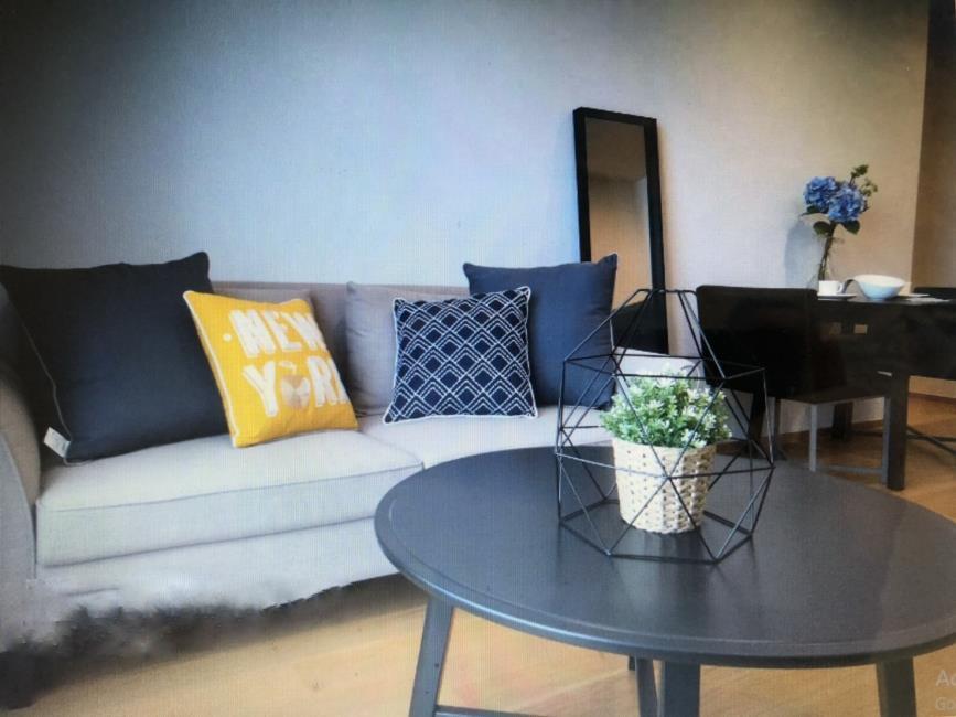 Noble Revo Silom โซฟา.jpg