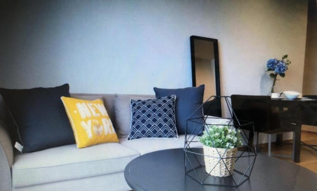 1.Noble Revo Silom โซฟา.jpg