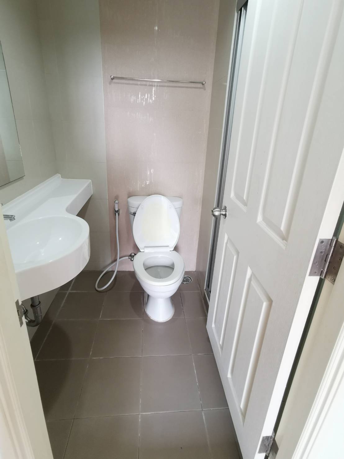 Lumpini Ville Phatthanakan-New Phetchaburi ห้องน้ำ.jpg