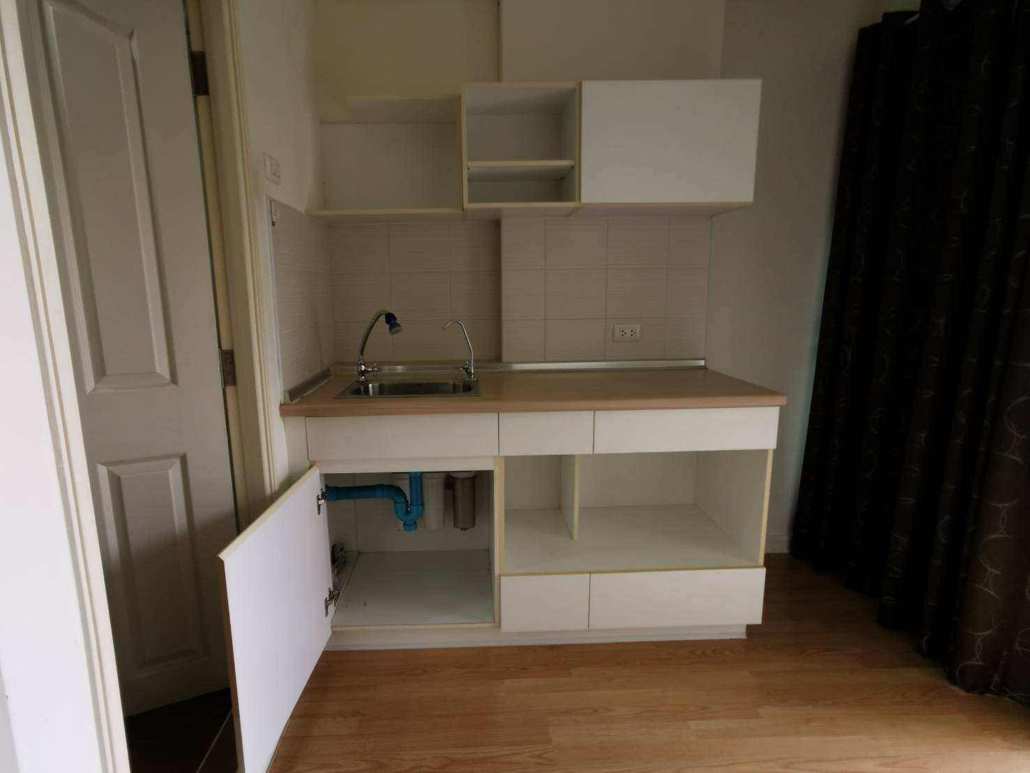 Lumpini Ville Phatthanakan-New Phetchaburi ครัว.jpg