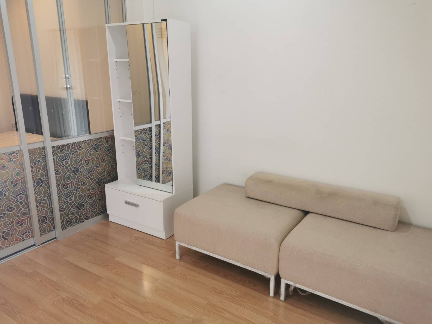 Lumpini Ville Phatthanakan-New Phetchaburi โซฟา.jpg