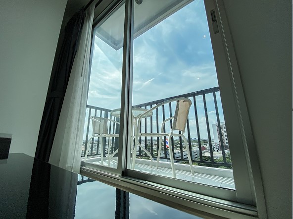 Chewathai Phetkasem 27  ระเบียง.jpg