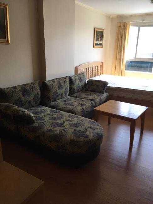 Lumpini Place Sathorn โซฟา มุมเตียง.jpg